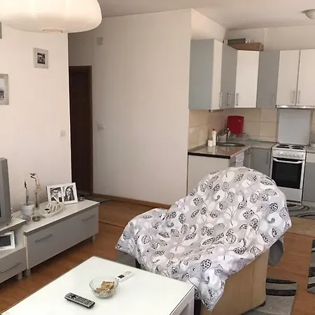Nastel, Novo Lisice Apartment *